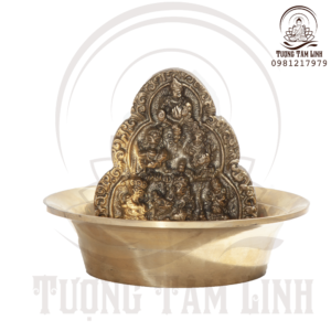 Cúng dường nước ngài bạch thần tài