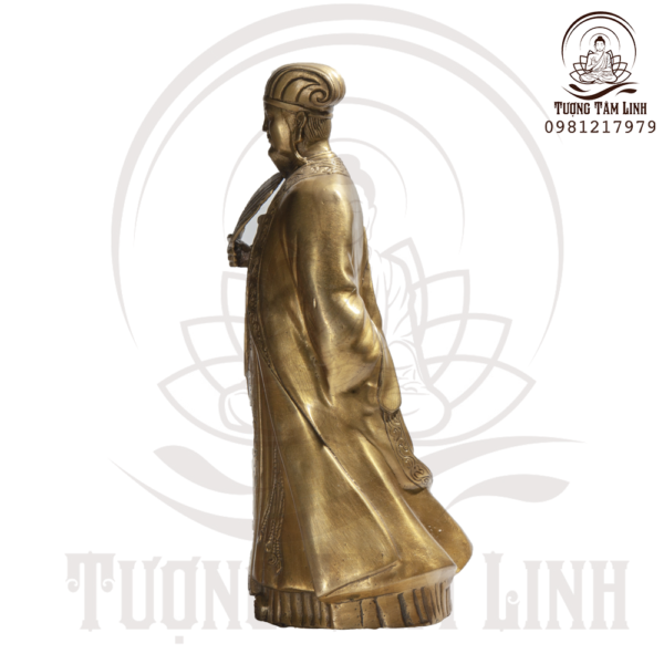 Tuong Dong Ngai Gia Cat Luong chup phai
